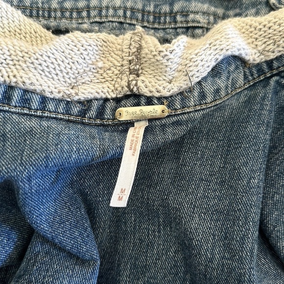 Free People Women’s Denim Jacket - Size Medium - Picture 3 of 4